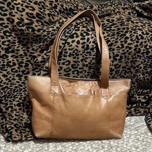 HOBO Tan Leather Tote Bag with Structured Design